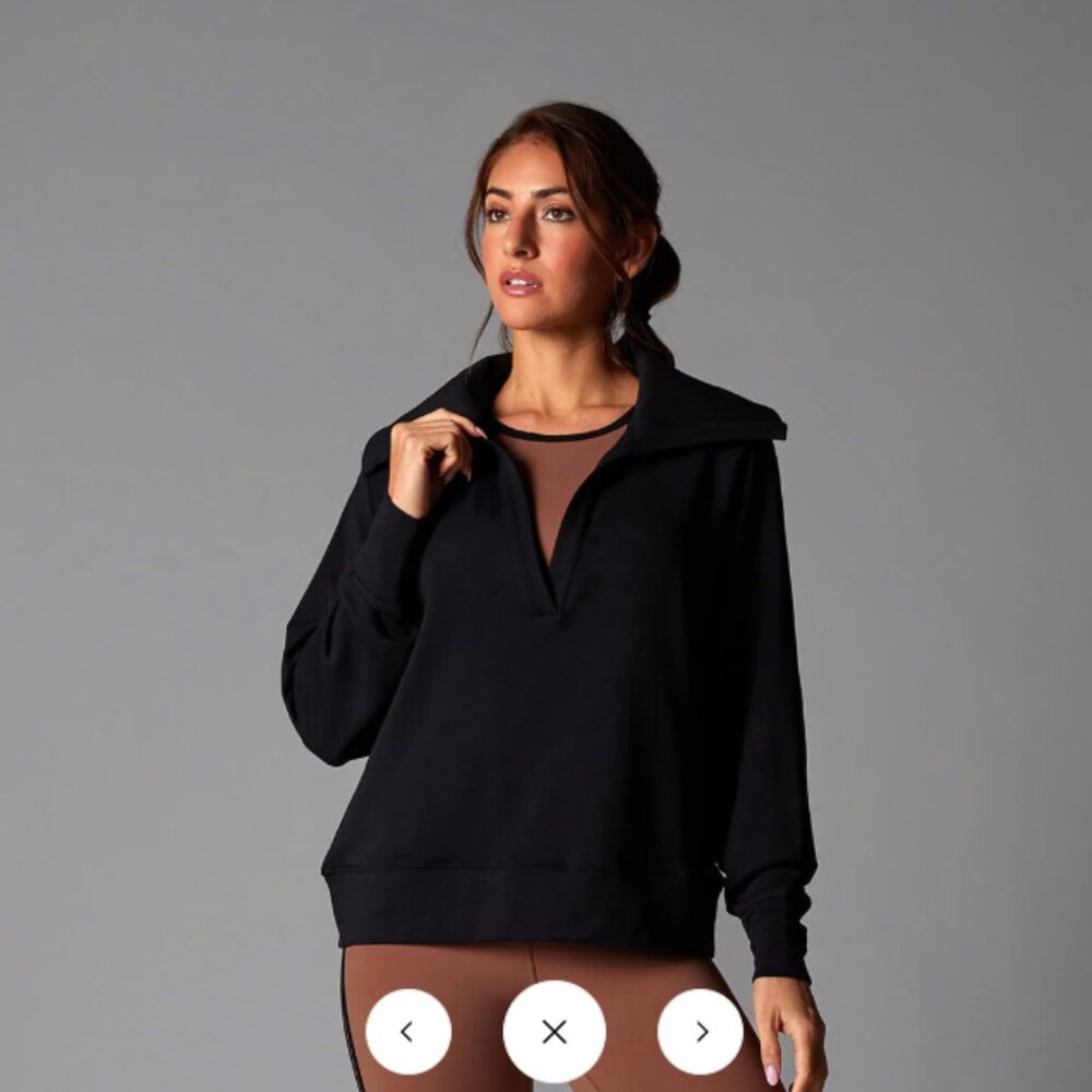 Tavi	- Cozy Collared Sweatshirt